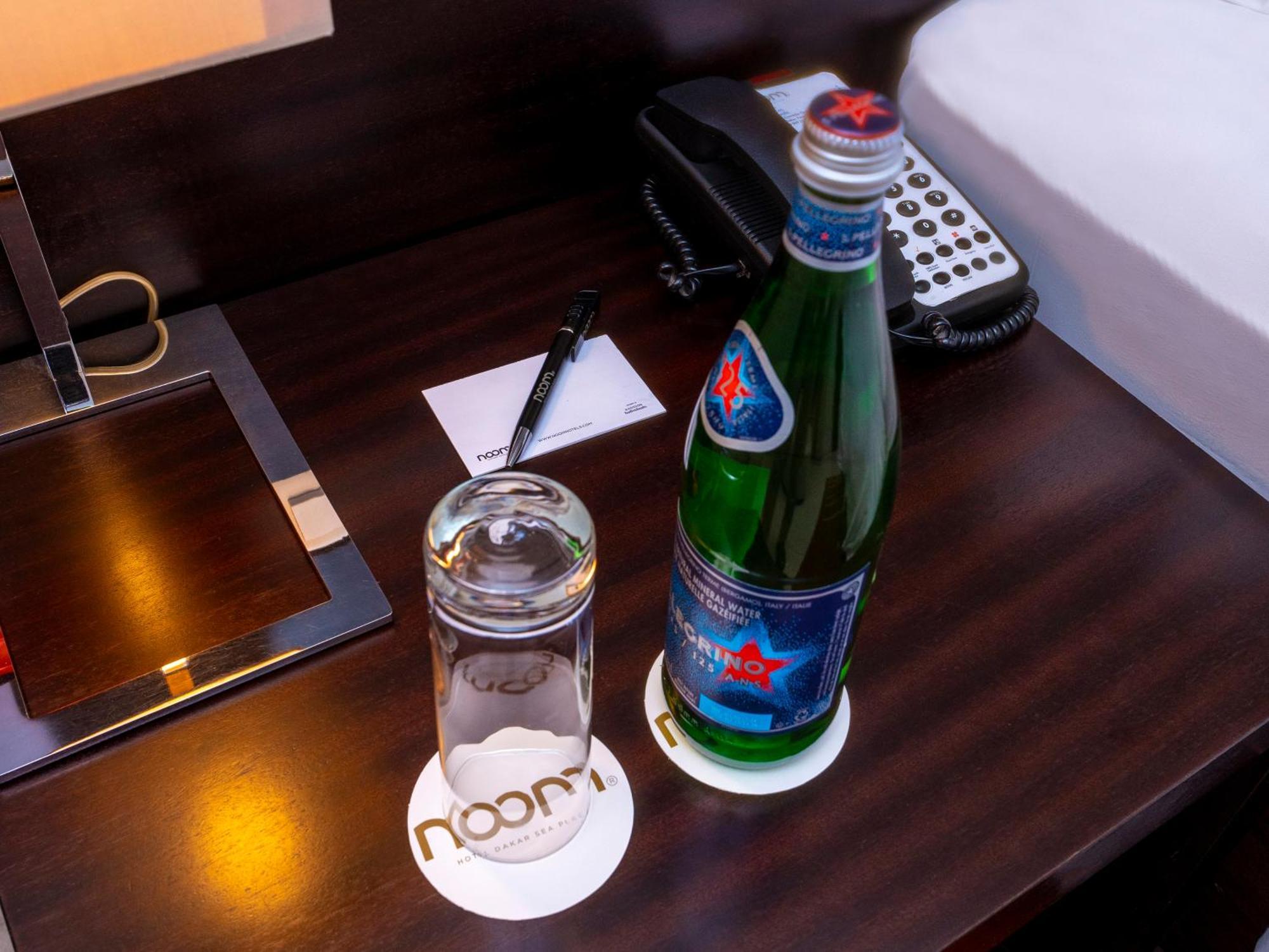 Radisson Blu Hotel, Dakar Sea Plaza Exterior foto A bottle of Perrier