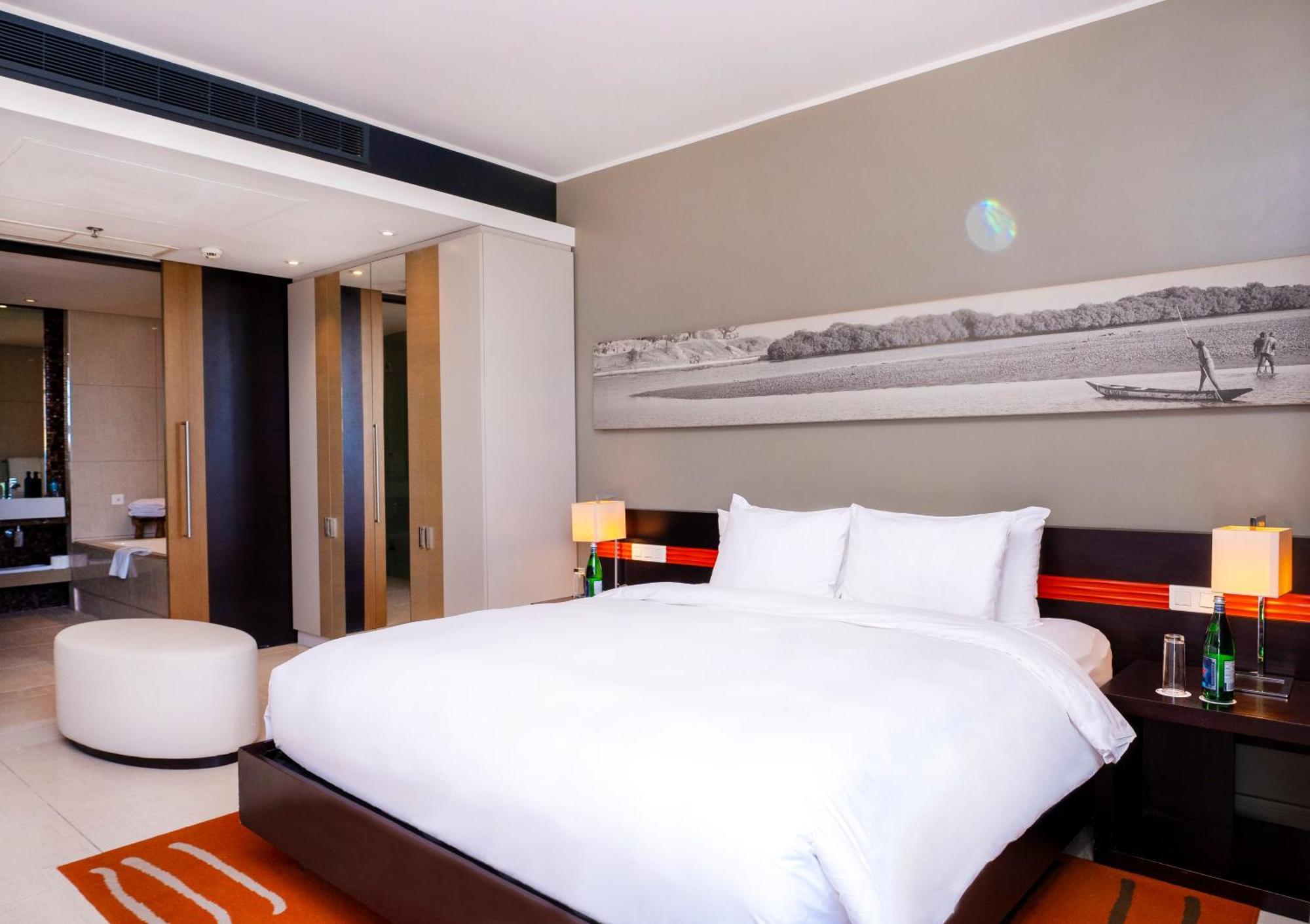 Radisson Blu Hotel, Dakar Sea Plaza Exterior foto A bedroom at the hotel