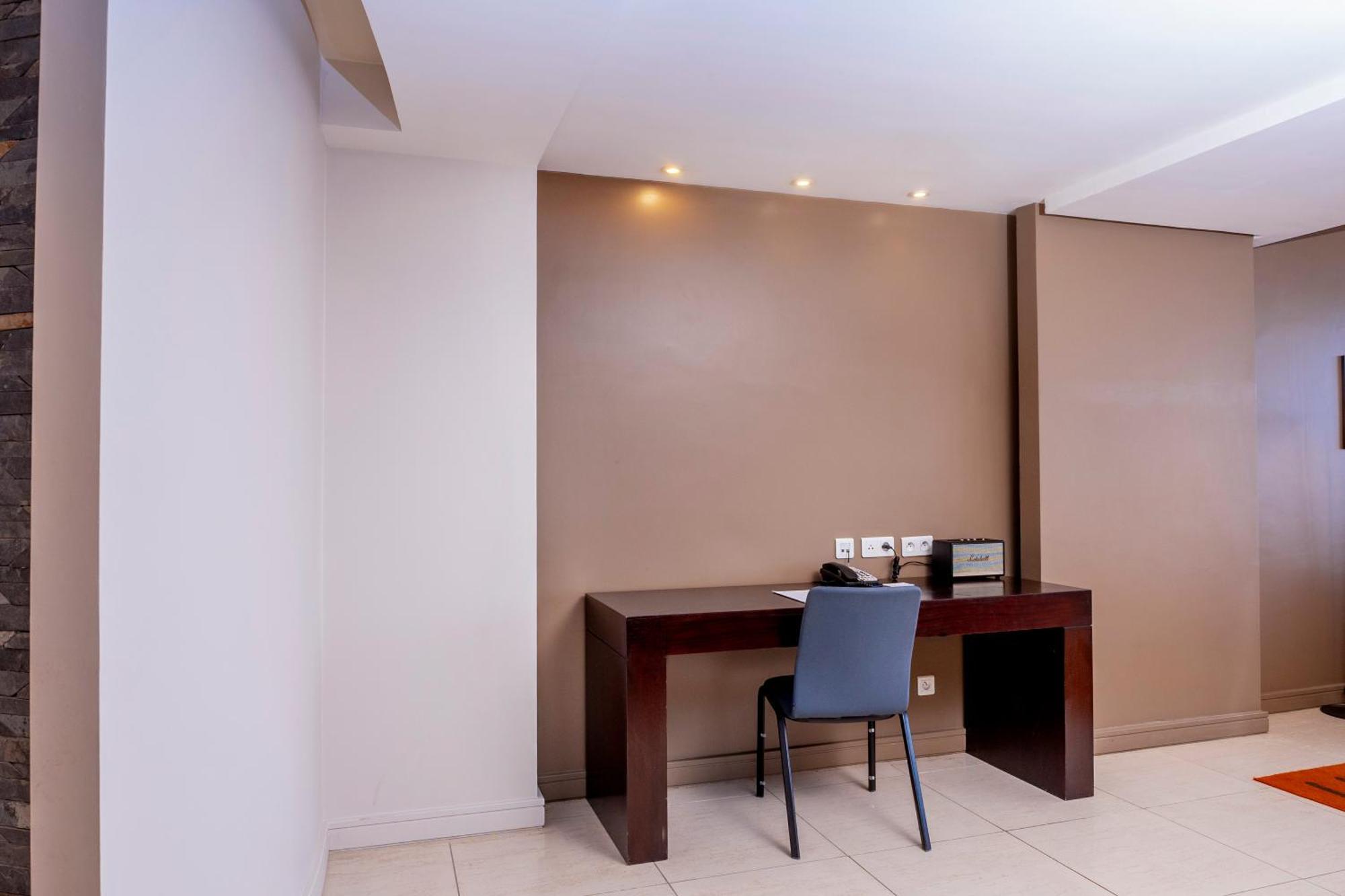Radisson Blu Hotel, Dakar Sea Plaza Exterior foto A room at the library